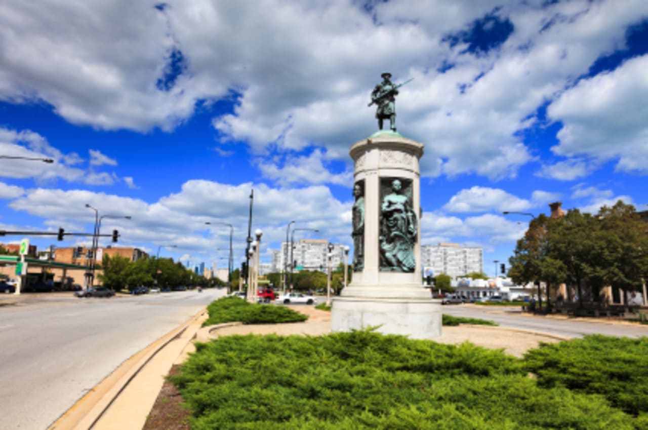 Bronzeville inception-app-prod/MWU5MmJjNTQtMjJhOS00MzRmLWIxMGYtMjUyYmIxMzlkYWJi/content/2018/10/iStock_000022760488XSmall-113125-2.jpg