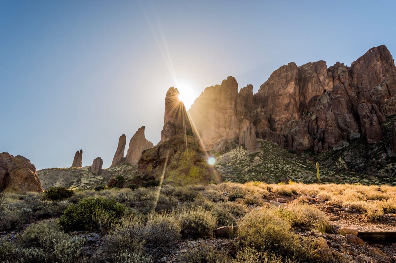 Apache Junction inception-app-prod/MjE4NmJhYjktODlhZi00ZTQ3LWIwNDYtNjIzZTY5Y2U5NzUy/content/2021/08/andrew-ruiz-dOvujUp59EU-unsplash.jpg