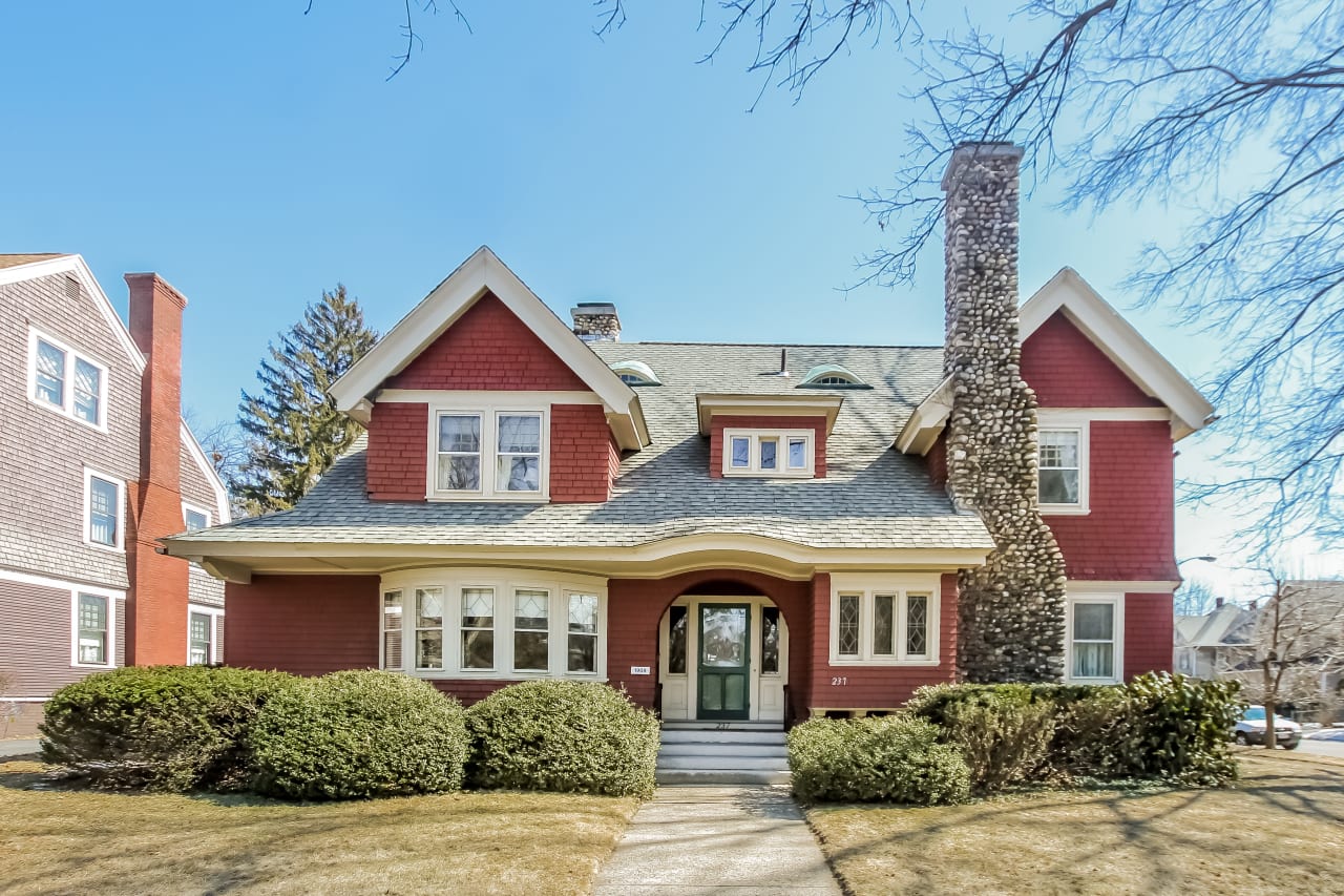 Forest Park Neighborhood inception-app-prod/MjgwOTEwYmMtNTM2MC00YTRlLWFhZTMtOWEyMjIxMmQ3ODBk/content/2019/06/000-photo-front-view-885427.jpg