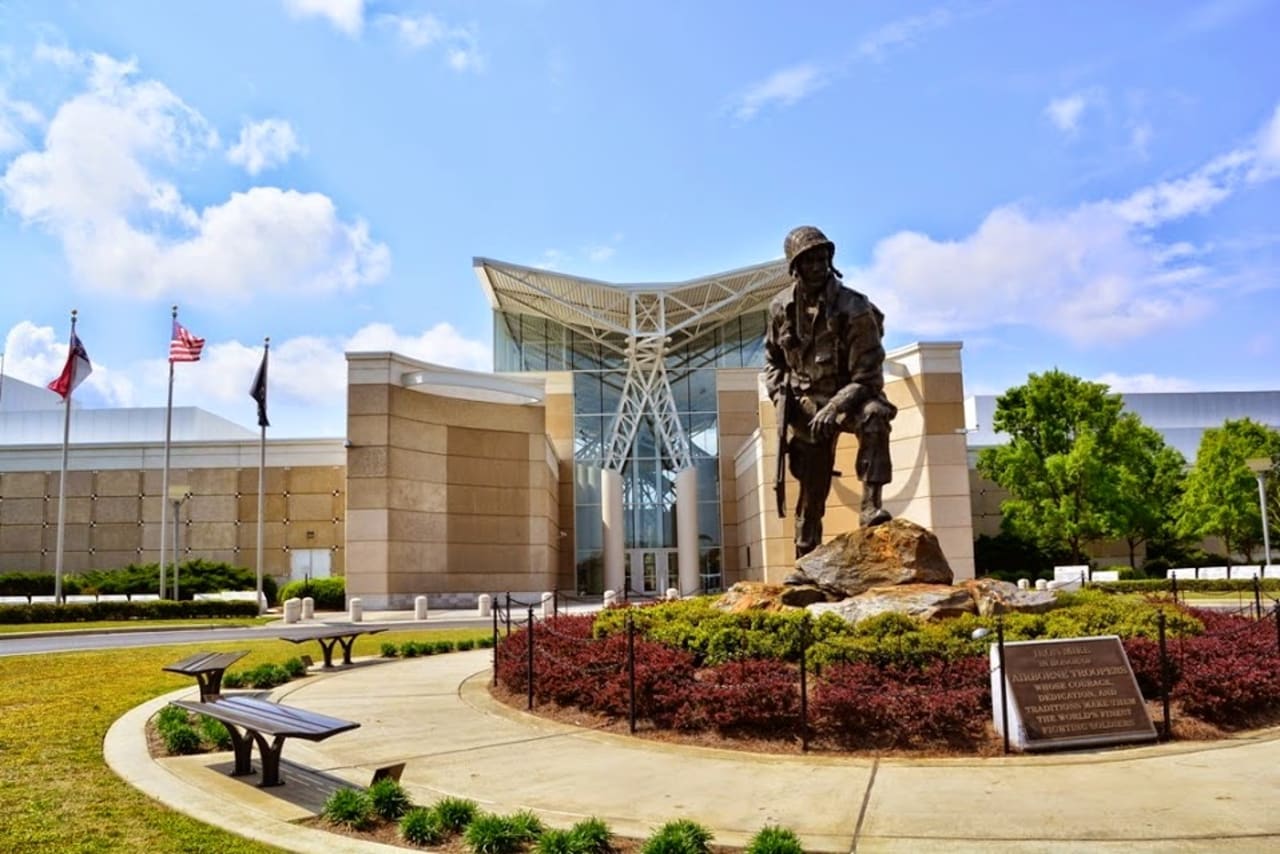 Airborne & Special Operations Museum inception-app-prod/Mzg1ZDk1NjAtYWRjZS00YmQ4LWIwMDctZTE3Y2Y3YWU3MWNj/content/2021/09/airbornemuseum.jpg