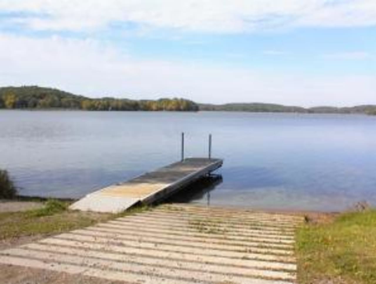 Big Lake Homes For Sale inception-app-prod/NDRkOWQ0NmUtZTM1Yi00MzU1LTllMjctYzEzNzg4NDFiZGVi/content/2017/04/biglakeTCSouth.jpg