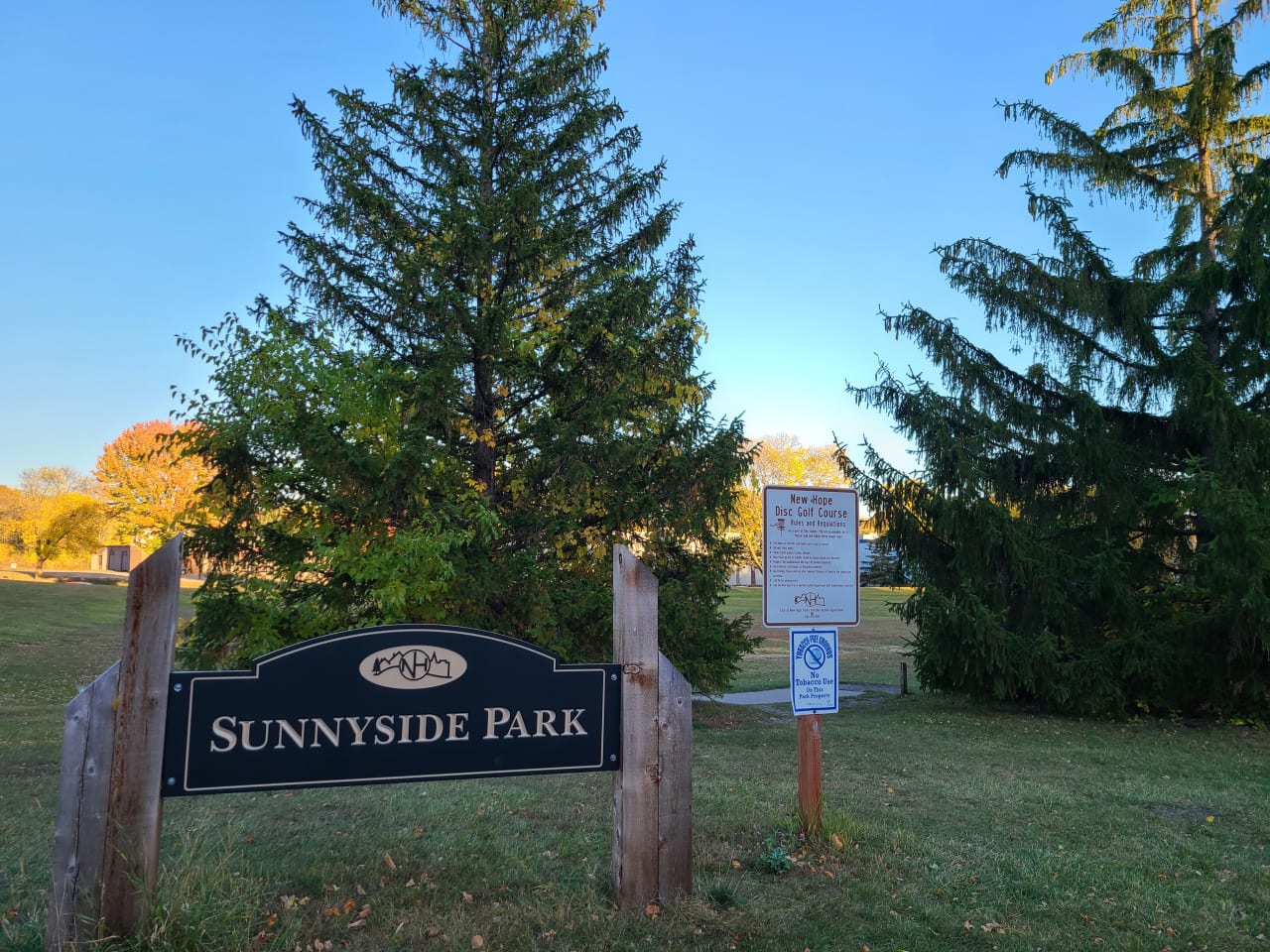 New Hope Homes For Sale inception-app-prod/NDRkOWQ0NmUtZTM1Yi00MzU1LTllMjctYzEzNzg4NDFiZGVi/content/2021/02/sunnyside-park-new-hope-mn.jpg