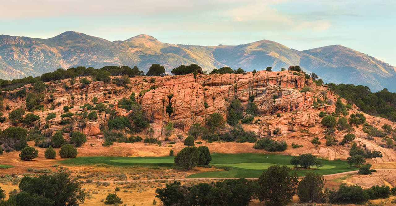 Red Ledges inception-app-prod/NzI2YTAzNWMtNTU5Zi00ZTk4LTkyMDUtNjJmMDQ0NTVkMTky/content/2021/11/7309182a747654b09afb31604ae288f5c00b8c0f.jpeg