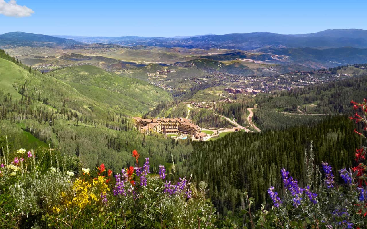 Lower Deer Valley inception-app-prod/NzI2YTAzNWMtNTU5Zi00ZTk4LTkyMDUtNjJmMDQ0NTVkMTky/content/2021/11/930d65ab2870586541d6b5bb8e5e218b5adffac2.jpeg