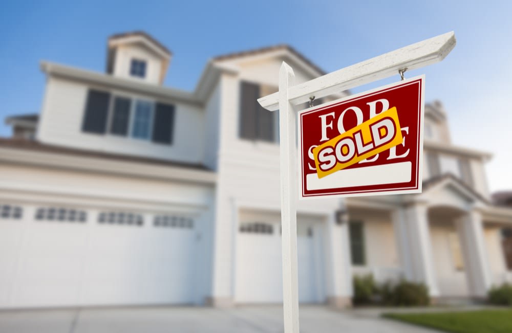 Prepping Your Home for a Summer Sale inception-app-prod/MjJmODk3ZWItOTlmNC00Mjc4LWJmYmQtODYyZjAyMTJlNzQ4/content/2020/06/shutterstock295804091.jpg