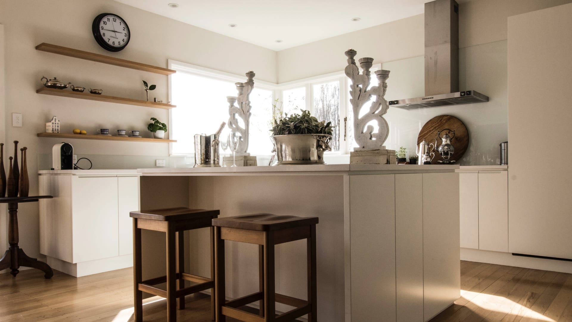 Home Seller’s Step-By-Step Guide To Preparing For Showings inception-app-prod/ODEyNGZlMDMtNWI2YS00NDIzLTg3YWUtZWQxMDZjZmQ3OWUx/content/2019/12/featuredimage-4.png
