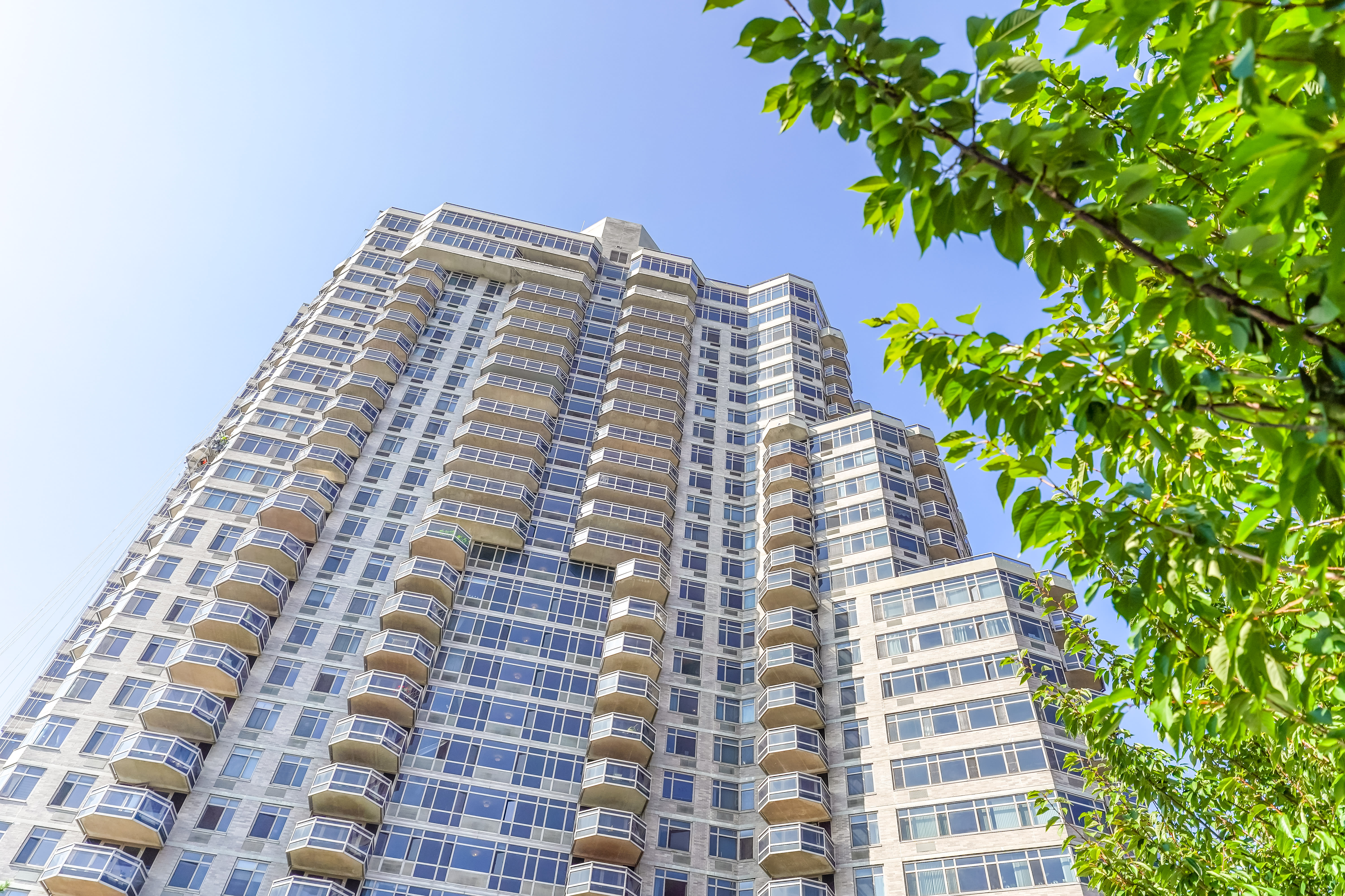 The Pinnacle Condos 顶峰公寓
