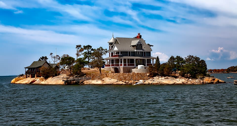 How to Find the Right Vacation Rental inception-app-prod/YjA1ZjUyMTItZDAzNC00ZDg0LWJiYmUtMWM2YmQ0NWEzYjIz/content/2020/02/how-to-find-the-right-vacation-rental-2.jpg