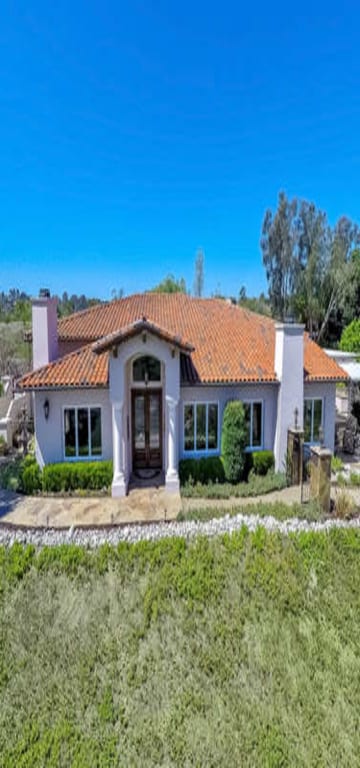 inception-app-prod/NTA3MzJhYTItNjRlZS00MGVkLTkyNTMtN2MxOGFjMGFhODk1/content/2016/05/2820 Santa Fe Vista Ct-small-075-75-2820 Santa Fe Vista-666x375-72dpi.jpg