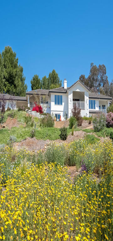 inception-app-prod/NTA3MzJhYTItNjRlZS00MGVkLTkyNTMtN2MxOGFjMGFhODk1/content/2016/05/3359 Lone Jack Rd Encinitas CA-large-072-77-3359 Lone Jack-1499x1000-72dpi.jpg