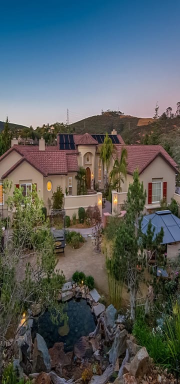 inception-app-prod/NTA3MzJhYTItNjRlZS00MGVkLTkyNTMtN2MxOGFjMGFhODk1/content/2016/06/3501 Lone Hill Ln Encinitas CA-large-001-86-3501 Lone Hill Ln Encinitas-1498x1000-72dpi.jpg