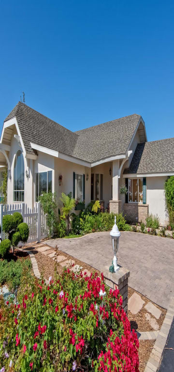 inception-app-prod/NTA3MzJhYTItNjRlZS00MGVkLTkyNTMtN2MxOGFjMGFhODk1/content/2017/04/2890 Lone Jack Rd Encinitas CA-large-001-32-2890 Lone Jack Rd Encinitas-1499x1000-72dpi.jpg