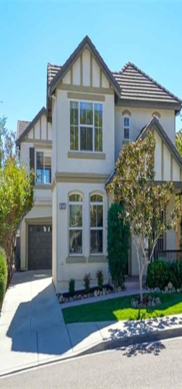 inception-app-prod/NTA3MzJhYTItNjRlZS00MGVkLTkyNTMtN2MxOGFjMGFhODk1/content/2018/12/1673 Archer Road.JPG