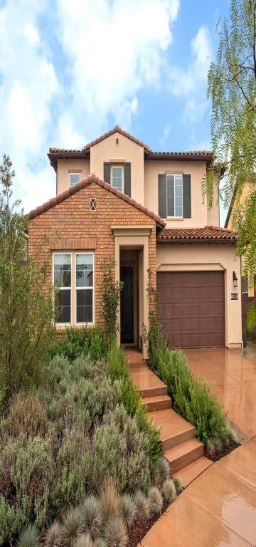 inception-app-prod/NTA3MzJhYTItNjRlZS00MGVkLTkyNTMtN2MxOGFjMGFhODk1/content/2019/03/15093 Lirac Pl San Diego CA-large-003-98-Lirac Pl San Diego-1498x1000-72dpi.jpg