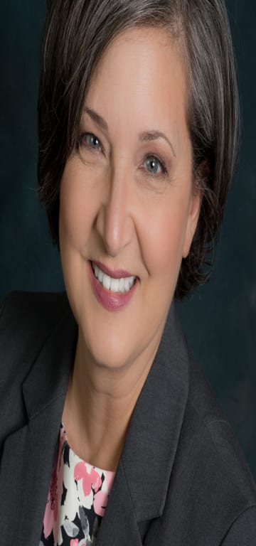 inception-app-prod/Nzg1YjViOGUtYzc2MS00NzkxLTgxNjYtYjE5NjU3YjI1MTgw/content/2018/02/Heidi Headshot 1-5.JPG