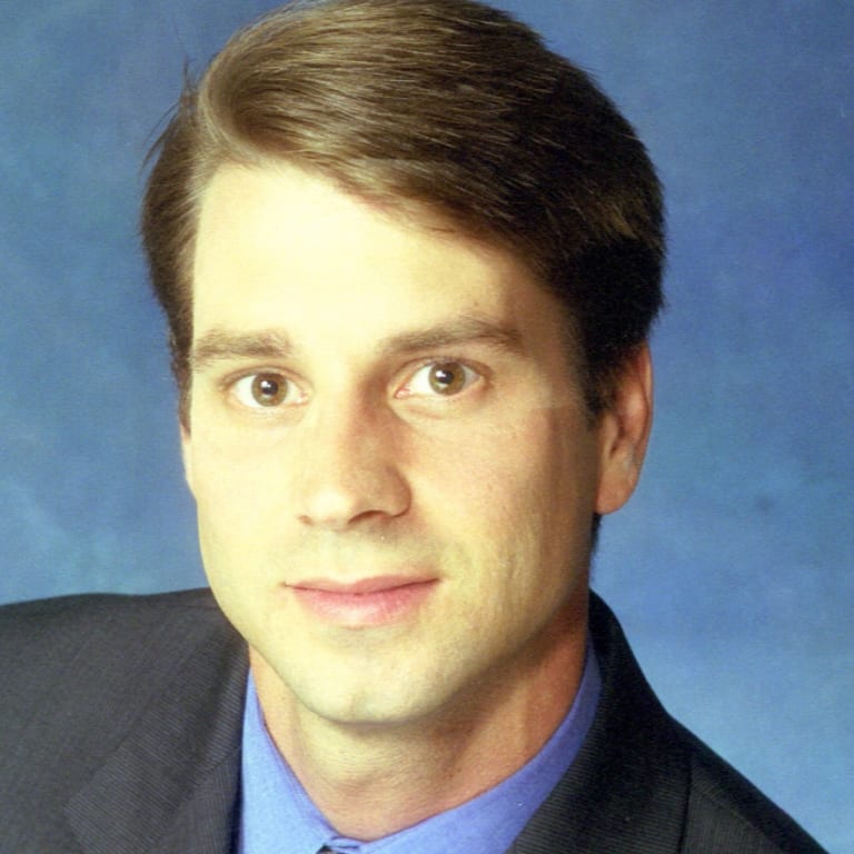 inception-app-prod/MzllM2RkMjctNzFkMy00N2E1LWI5MjctMDE5YjllNDlhMjkx/content/2019/06/Richard Head Shot Cropped use this-2.jpg