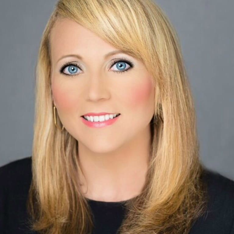 inception-app-prod/NGJkOTUxMWYtNTAwMy00NDgzLTg2MjMtOTIyNDc2MDNjN2Rh/content/2019/01/Robin Senter Headshot 2016.jpg