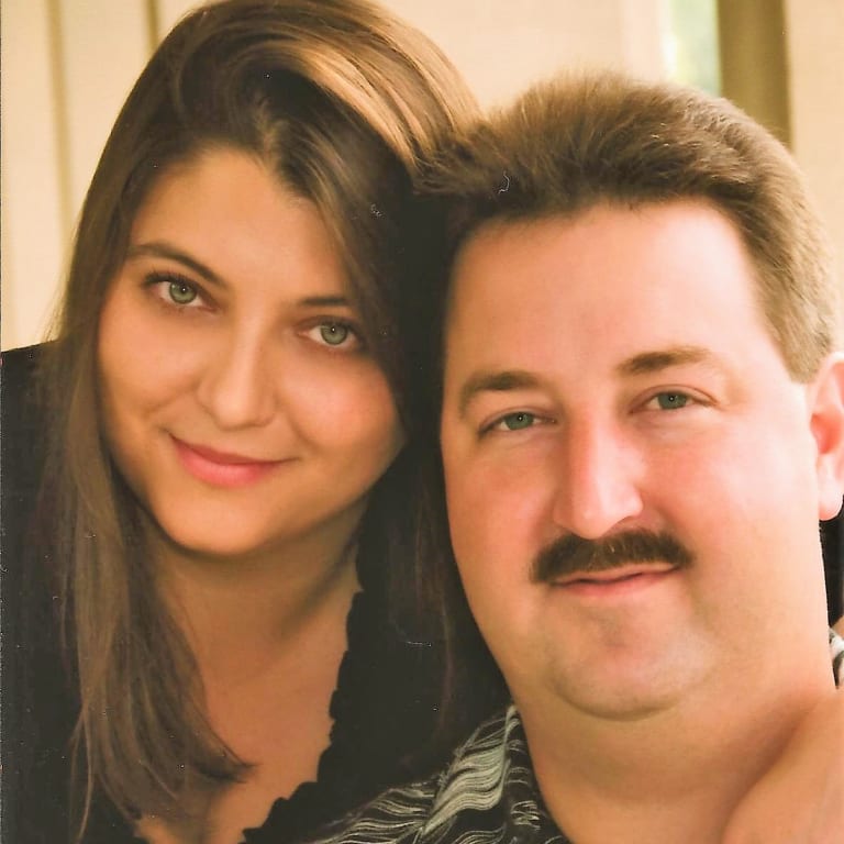 inception-app-prod/OTUyNjFjZGEtOTkyYy00YjBjLWFkOGItYzliM2Y0MjE3MDZl/content/2017/09/Matt and julie Behrens.jpg