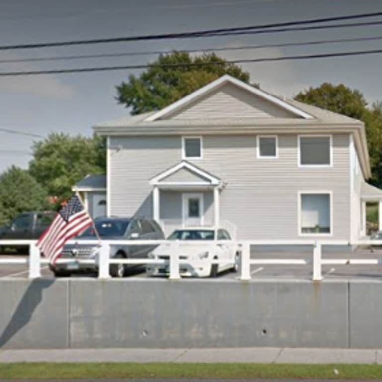 inception-app-prod/MGJkYjNhNmEtMTI4MC00MGQ0LWI5NzItYjM1M2ZjN2Y5NGQ5/content/2018/06/taylor realty group mystic ct -.PNG