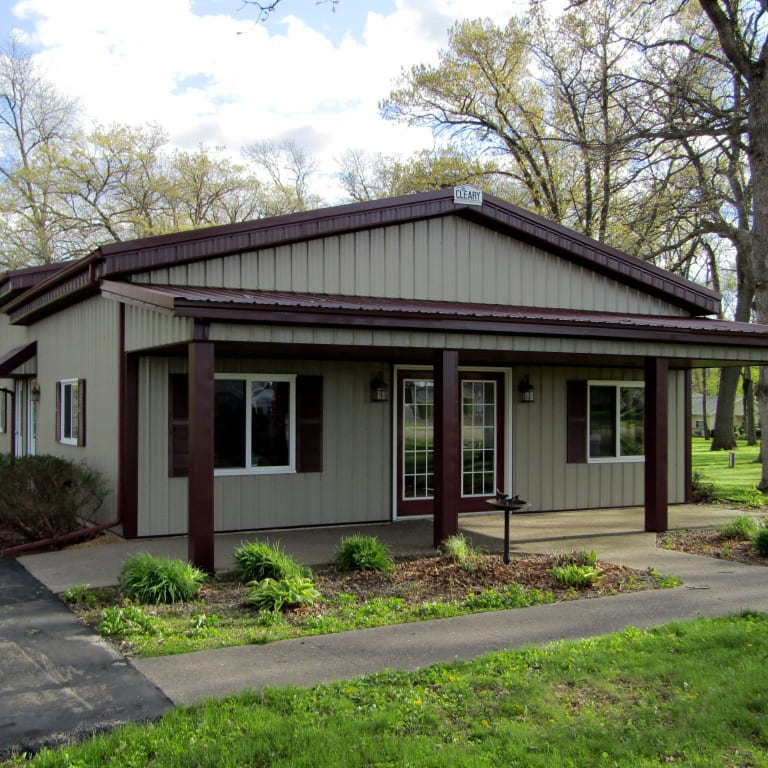 inception-app-prod/ZGI5MmJiZDctZmI3NC00N2ZiLTkwNjEtZjM4ODgxYTJmNGQ5/content/2017/06/Lake Office.jpg