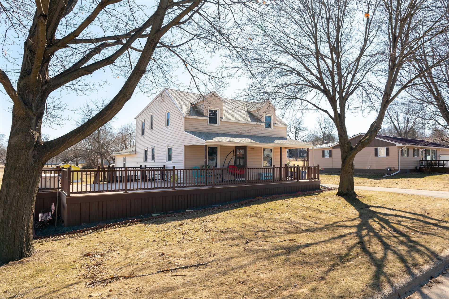 727 Chicago, Viroqua, WI, 54665 - SOLD inception-app-prod/YmQ4NzM1NTEtZjQxNS00MzlmLTk5ZGItM2M1YmQ3ZTE2Zjk0/content/2023/03/a009372810f86dd9b9db72ec1f30565c85b2805d.jpg