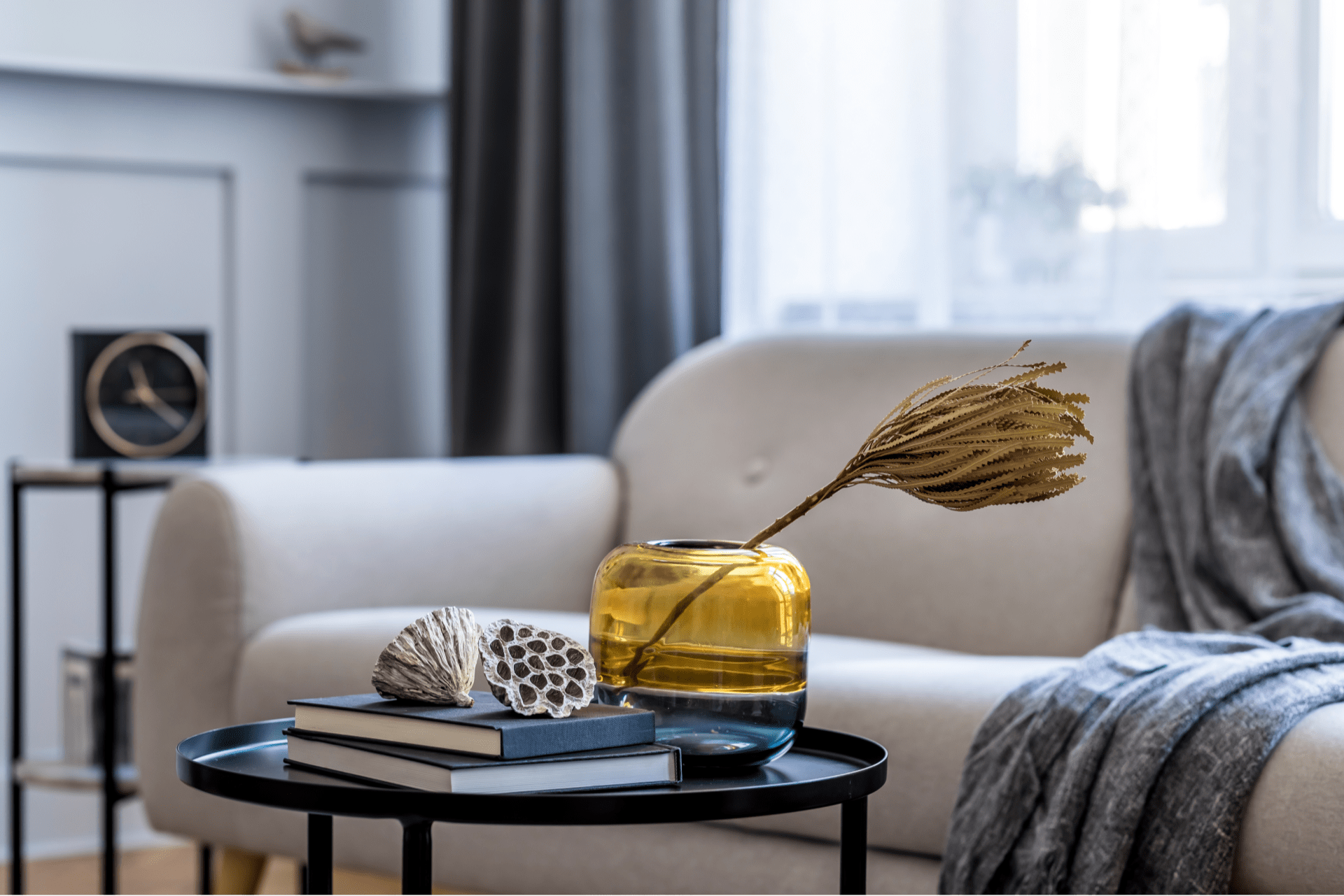 Staging Your Home Checklist inception-app-prod/ZGRjYzhjY2YtOWYwMy00NmEyLTg2YjctNGM5ZjY2ODViYjYy/content/2020/12/shutterstock1706401591.png